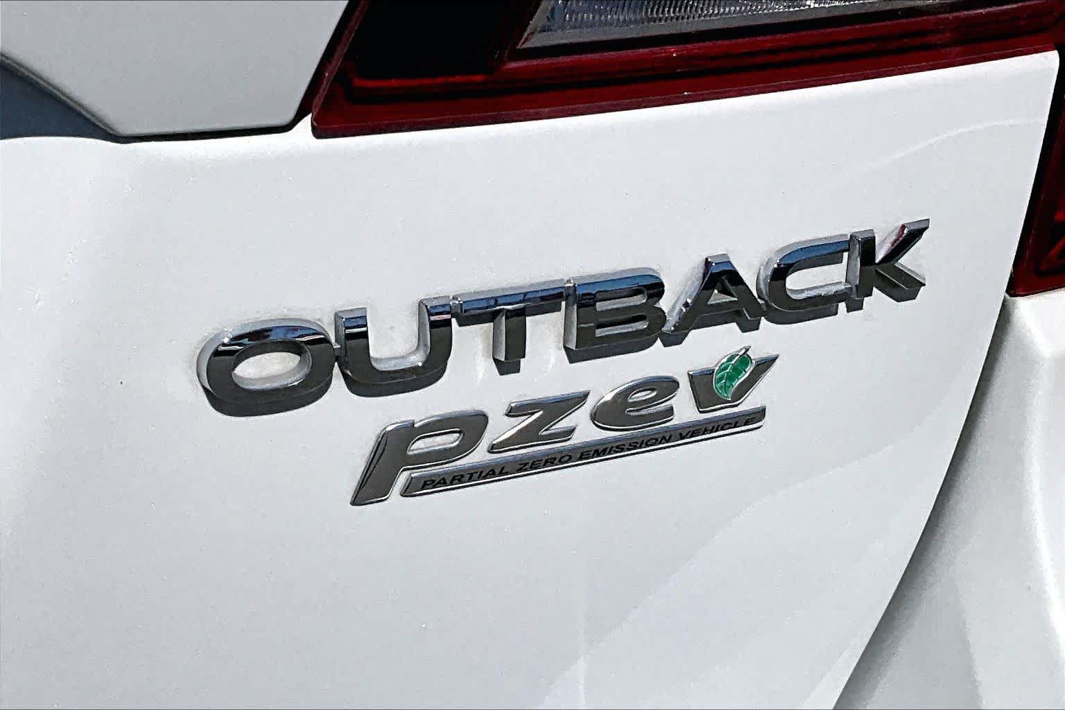 Used 2015 Subaru Outback 2.5i Premium AWD/4WD image 9