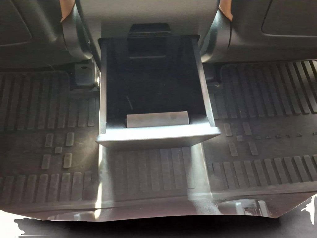 Used 2025 Hyundai Santa Fe Limited FWD image 19
