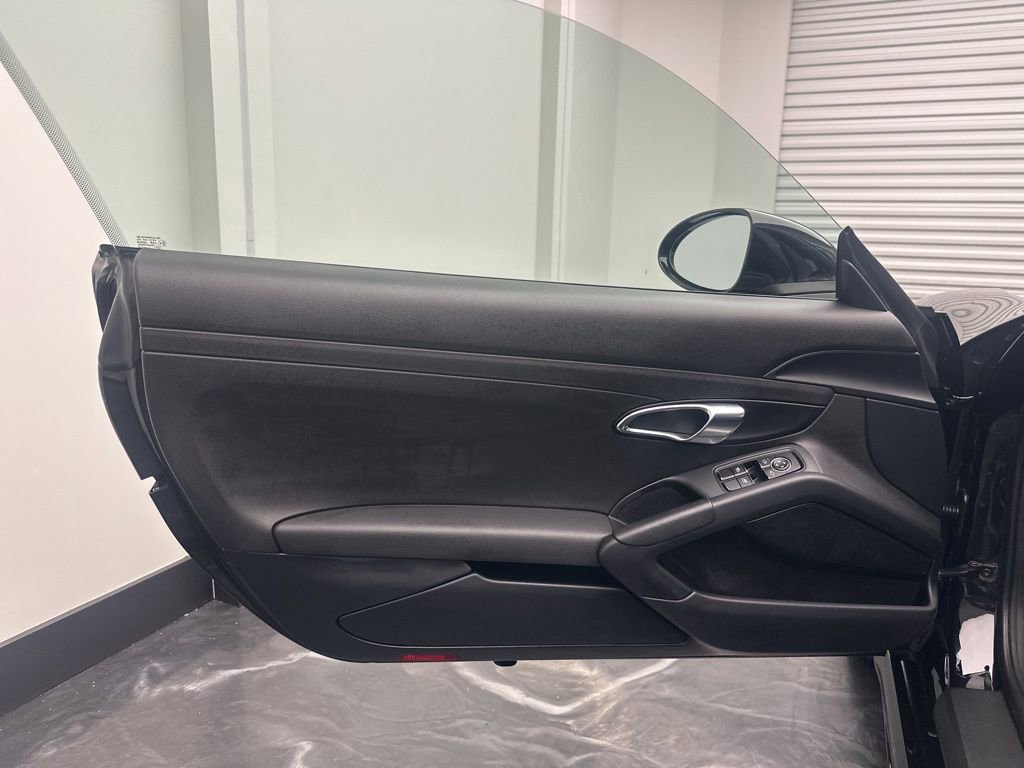 Used 2019 Porsche 718 Cayman image 10