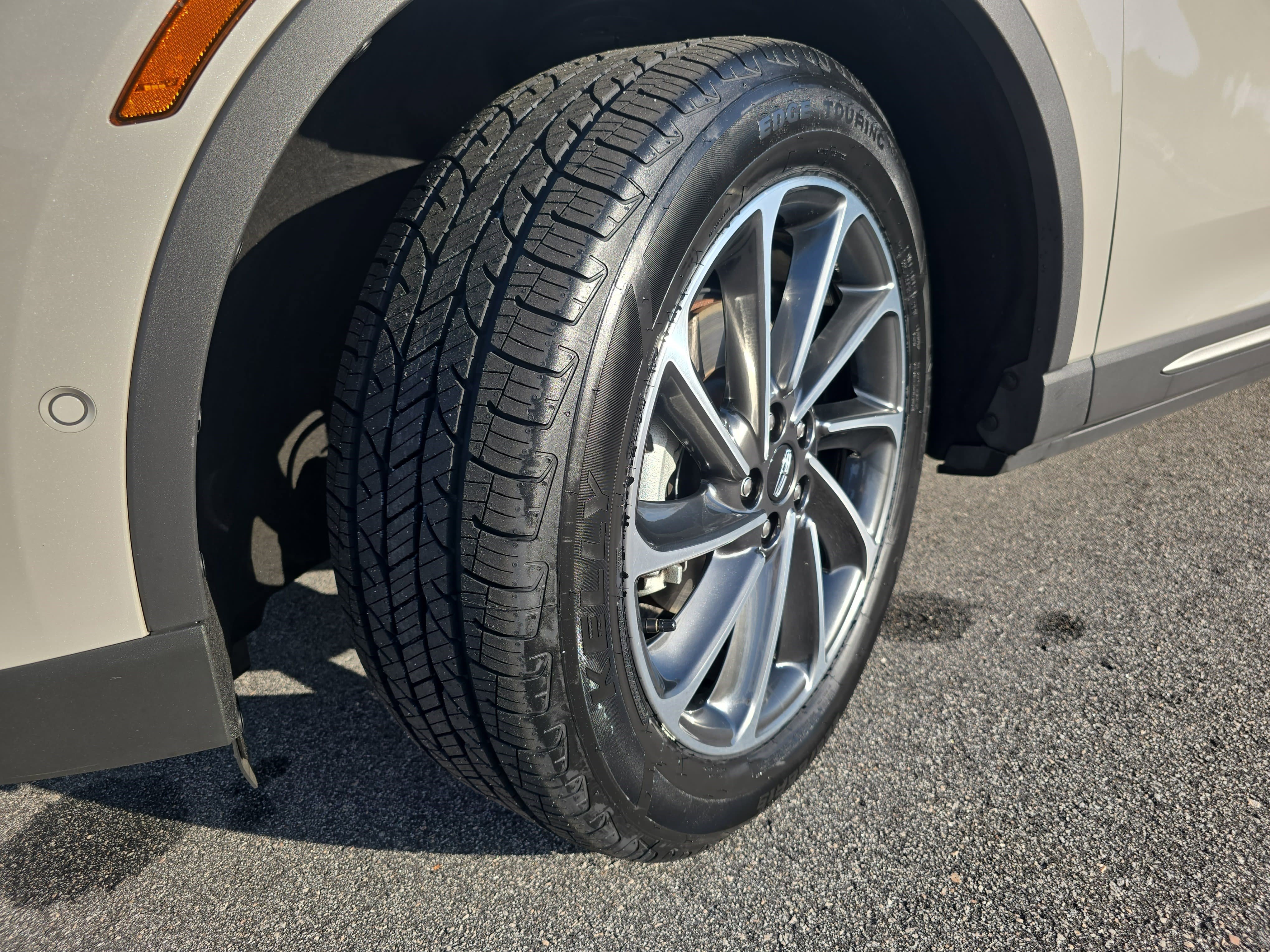 Certified 2023 Lincoln Corsair AWD w/ Equipment Group 102A image 33