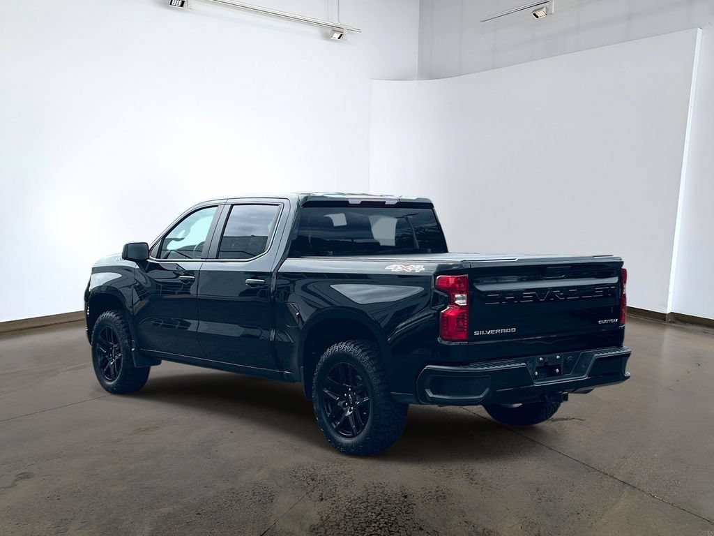 Used 2023 Chevrolet Silverado 1500 Custom AWD/4WD image 6