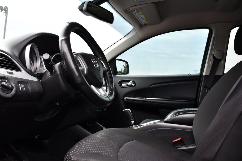 Used 2019 Dodge Journey SE w/ Connectivity Group FWD image 11