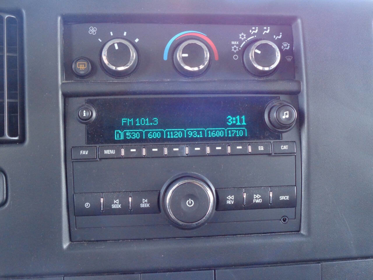 Used 2018 Chevrolet Express 3500 LS image 53