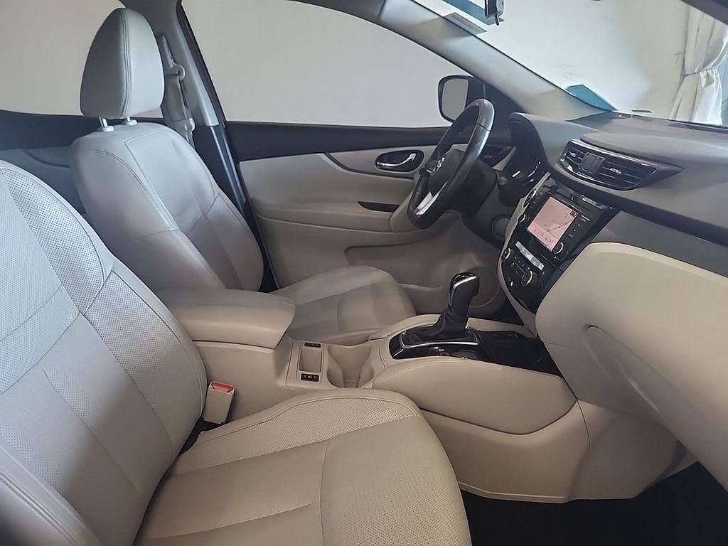 Used 2020 Nissan Rogue Sport SL FWD image 17