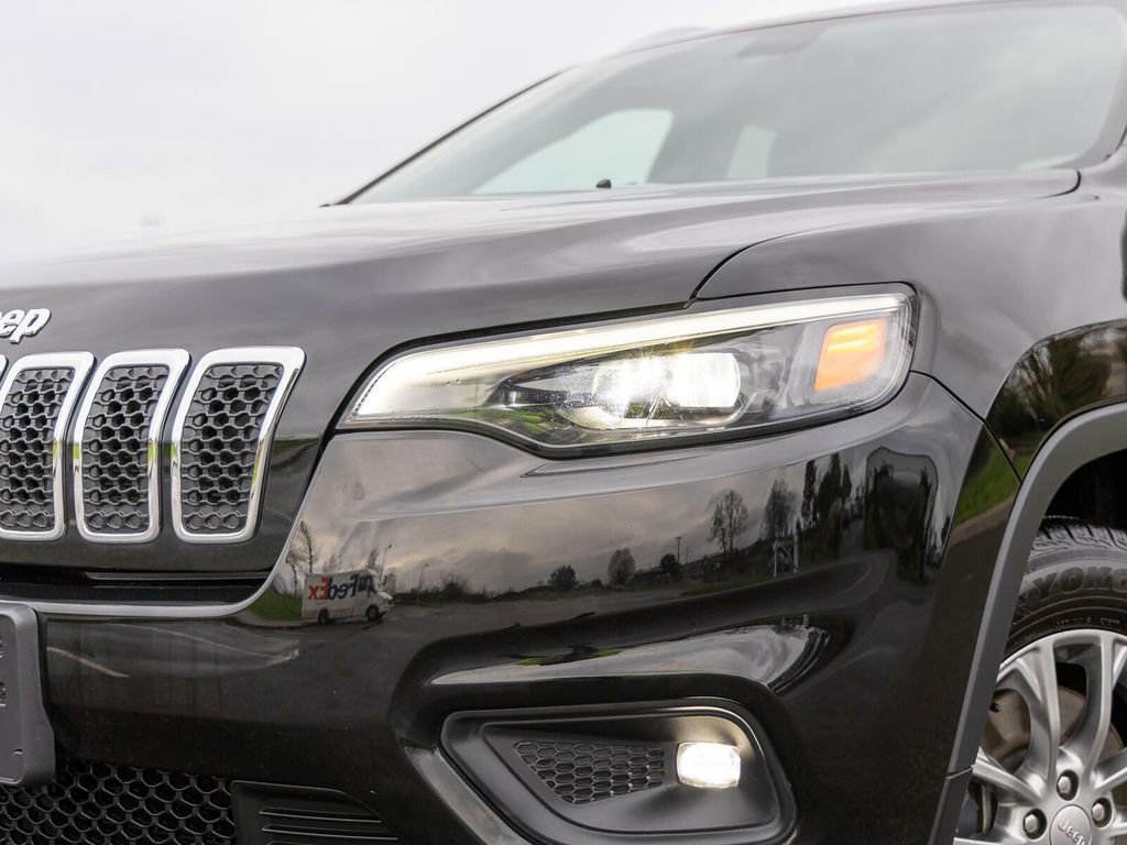 Used 2019 Jeep Cherokee Latitude Plus image 4