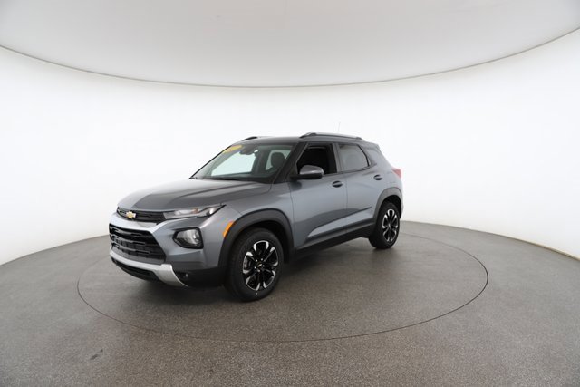 Used 2022 Chevrolet TrailBlazer LT image 2