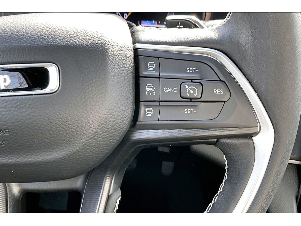 Certified 2025 Jeep Grand Cherokee Altitude image 26