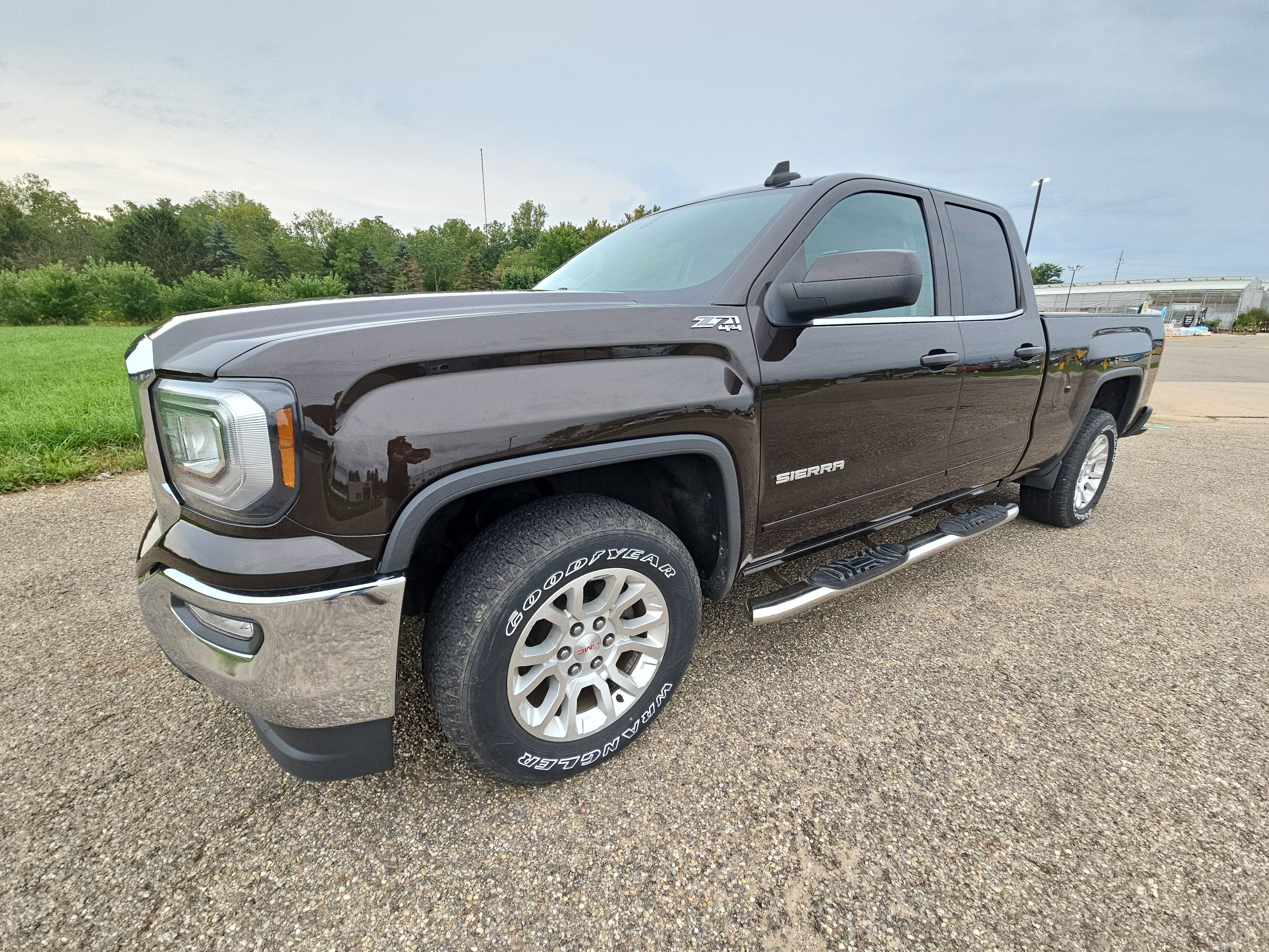Used 2018 GMC Sierra 1500 SLE w/ SLE Value Package AWD/4WD image 10