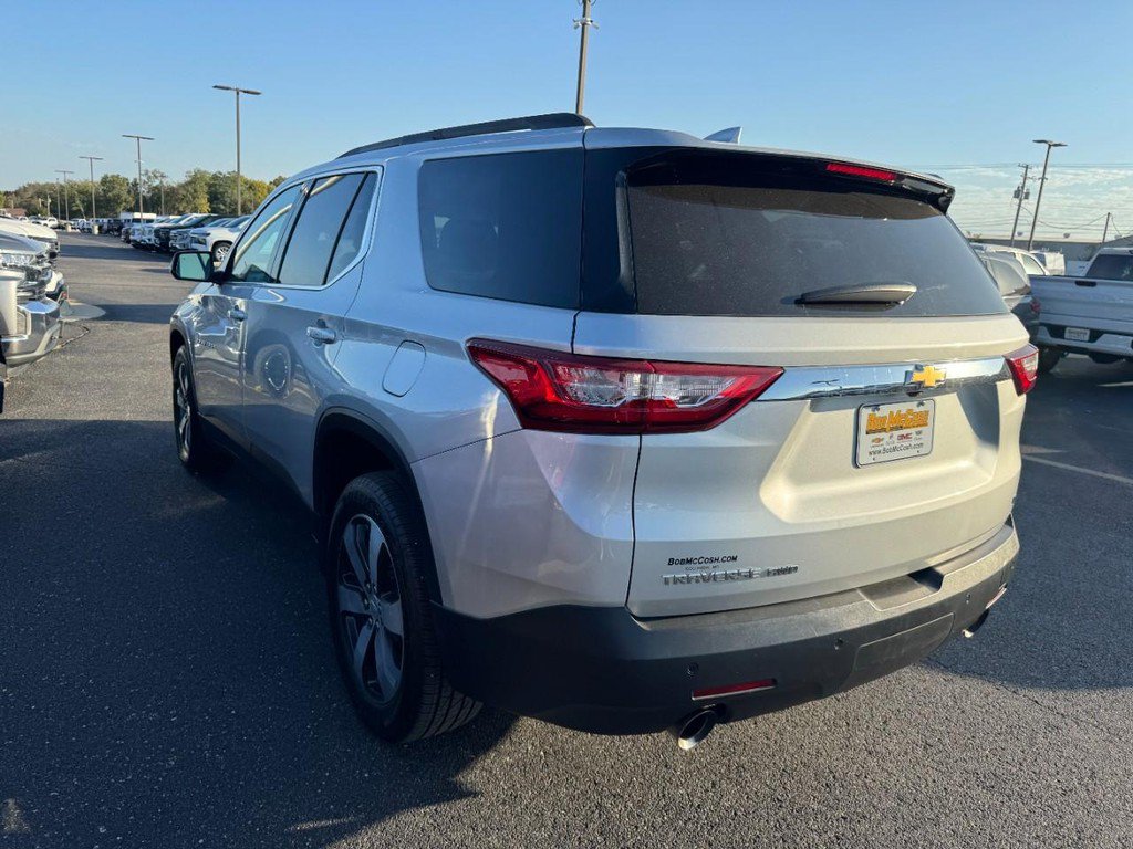 Used 2020 Chevrolet Traverse LT w/ Driver Confidence II Package AWD/4WD image 6