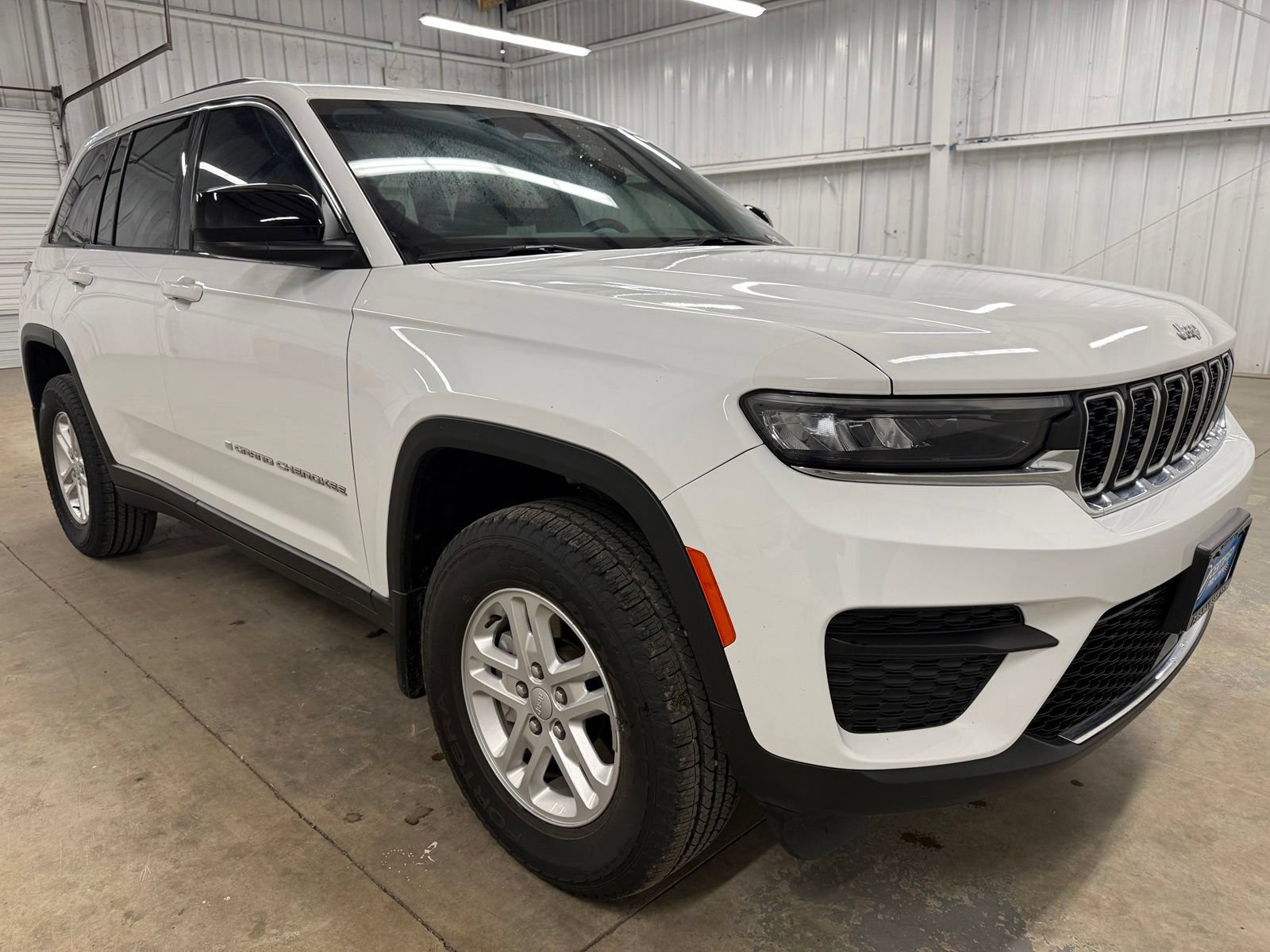 Used 2025 Jeep Grand Cherokee Laredo w/ MOPAR Finishing Package RWD image 1