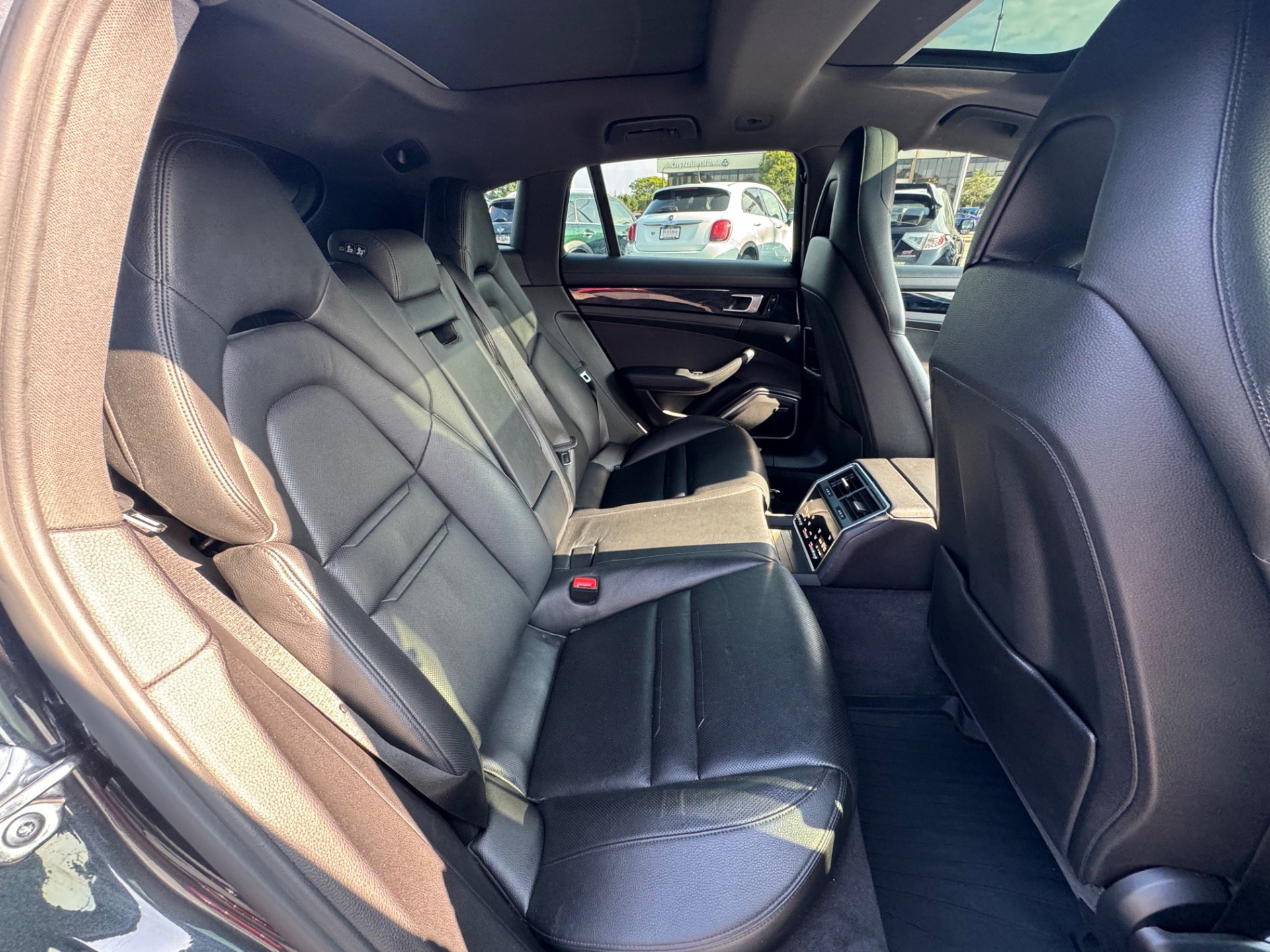 Used 2018 Porsche Panamera 4 image 14