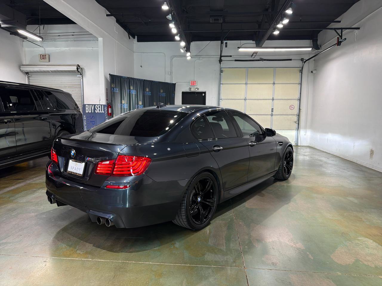 Used 2016 BMW M5 RWD image 8