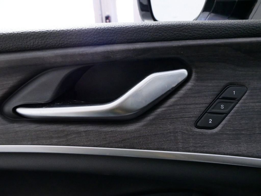 Certified 2024 Jeep Grand Cherokee Limited w/ Black Appearance Package image 37