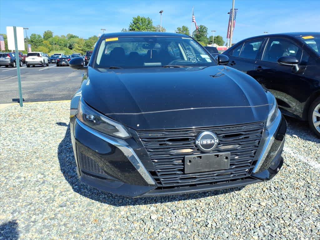 Used 2023 Nissan Altima 2.5 SV FWD image 9