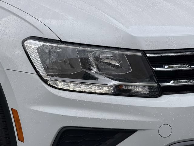 Certified 2020 Volkswagen Tiguan SE w/ Panoramic Sunroof Package AWD/4WD image 10