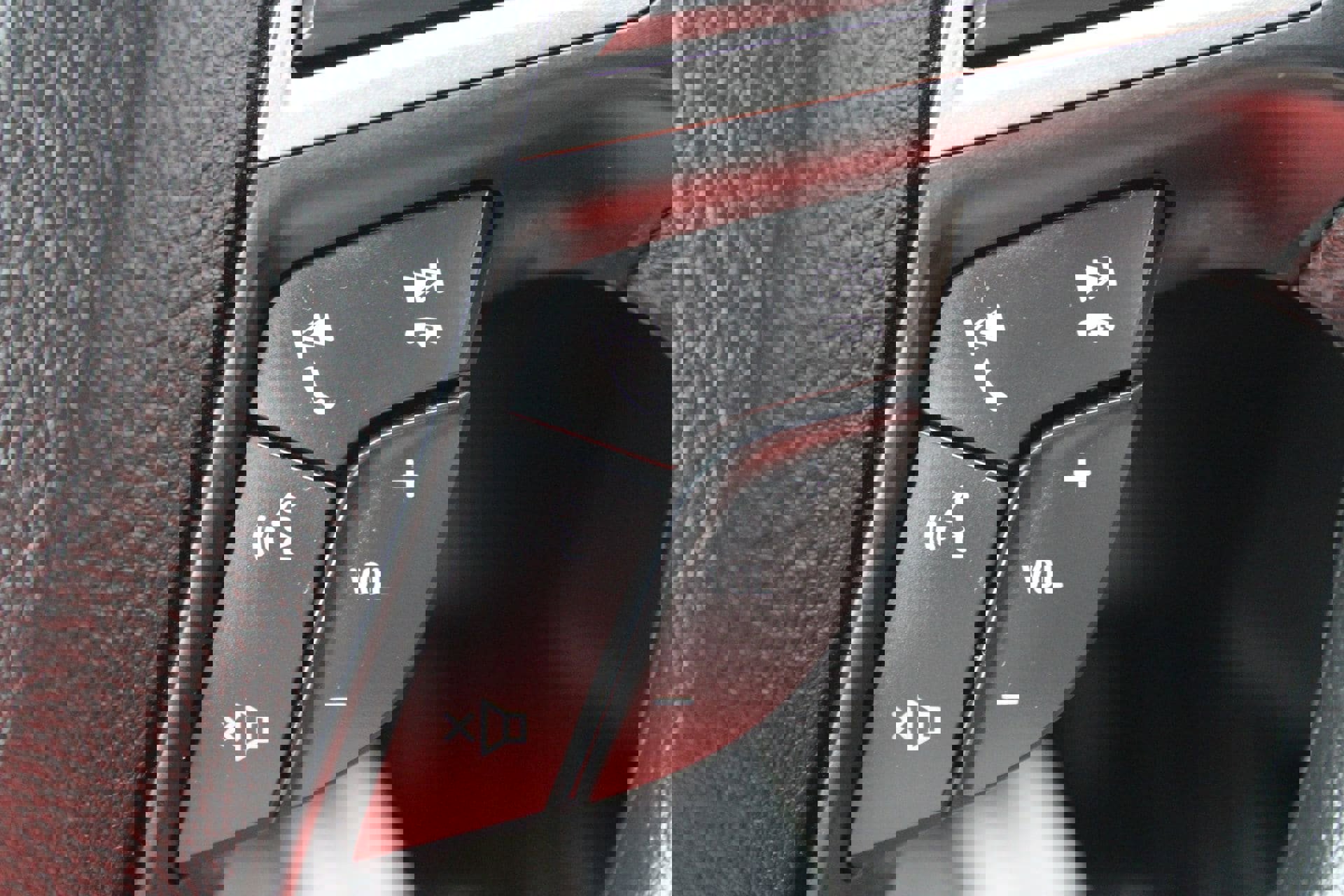 Used 2020 Ford Fusion SE image 31