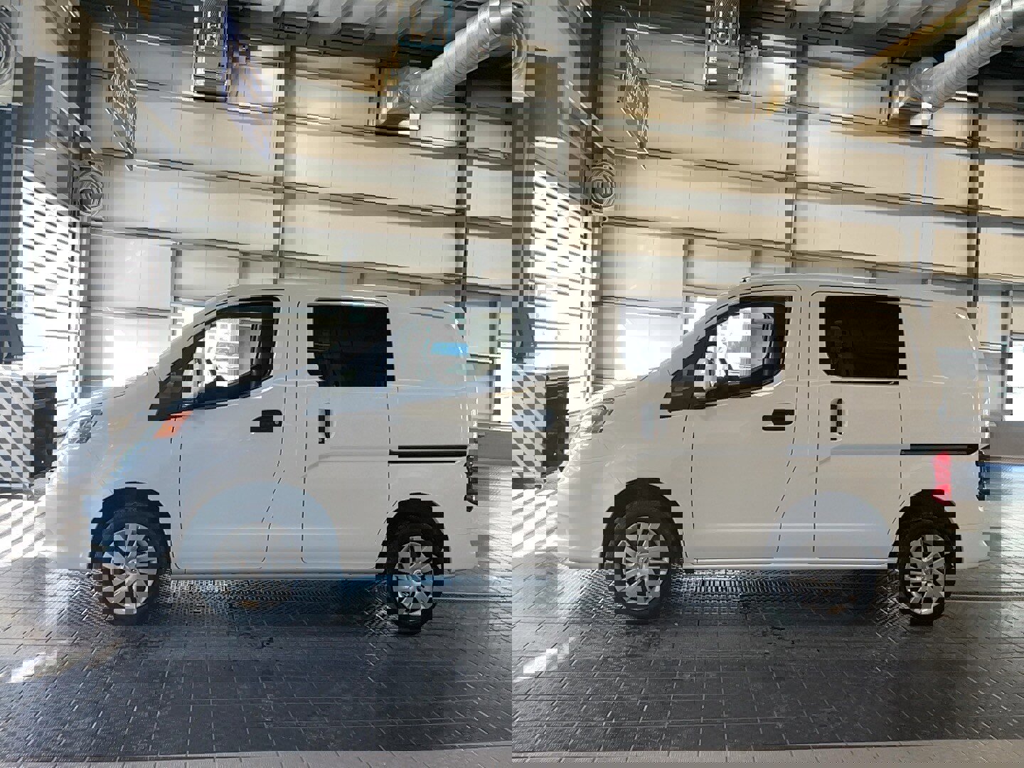 Used 2021 Nissan NV200 SV w/ Sliding Door Glass Package image 4