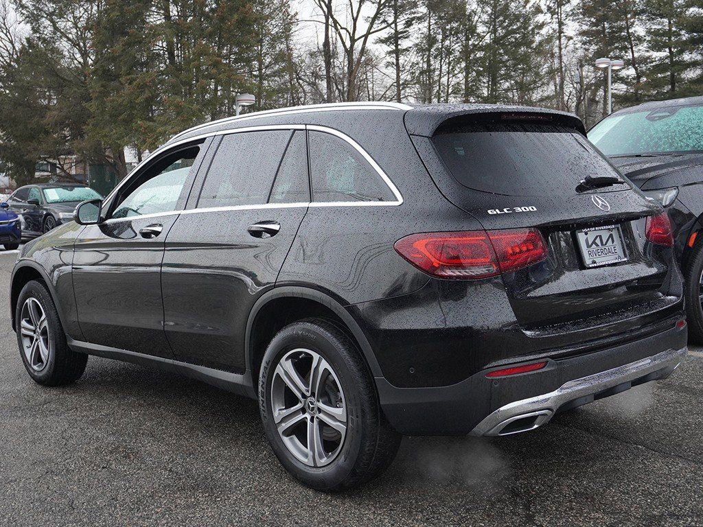 Used 2022 Mercedes-Benz GLC 300 4MATIC w/ Premium Package Lite image 8