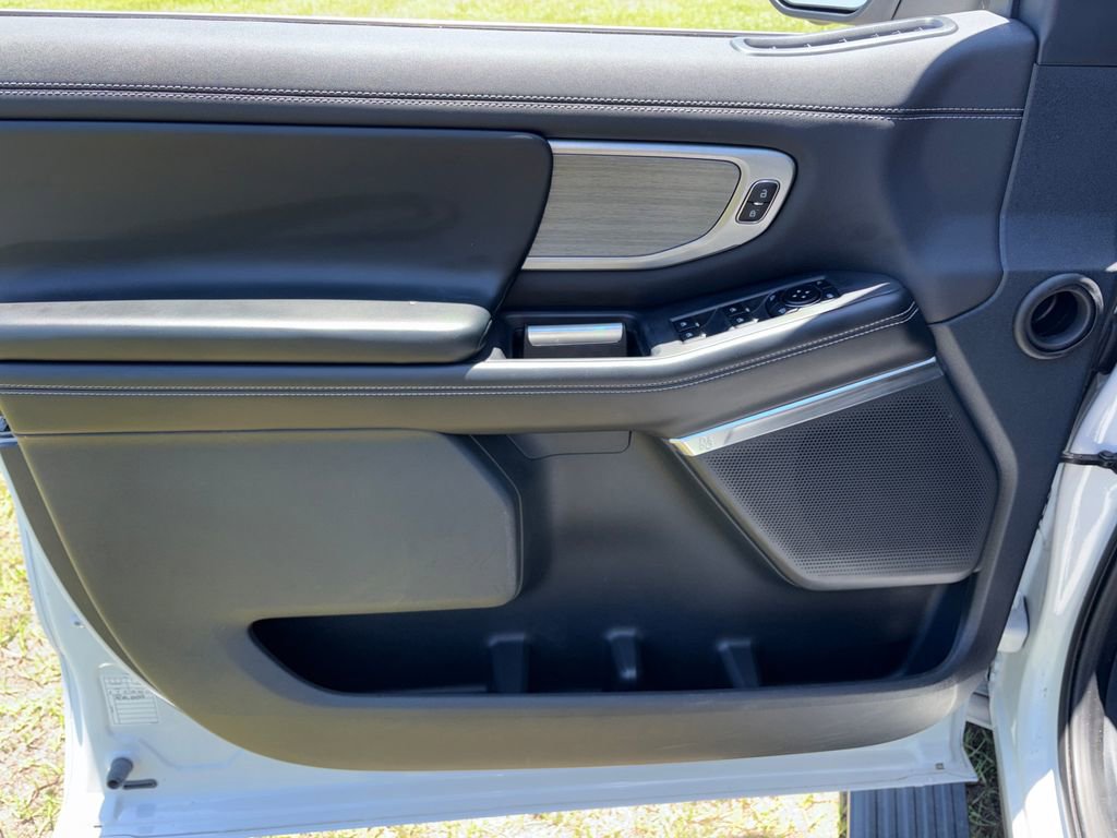 Certified 2025 Ford Expedition Max Platinum AWD/4WD image 16