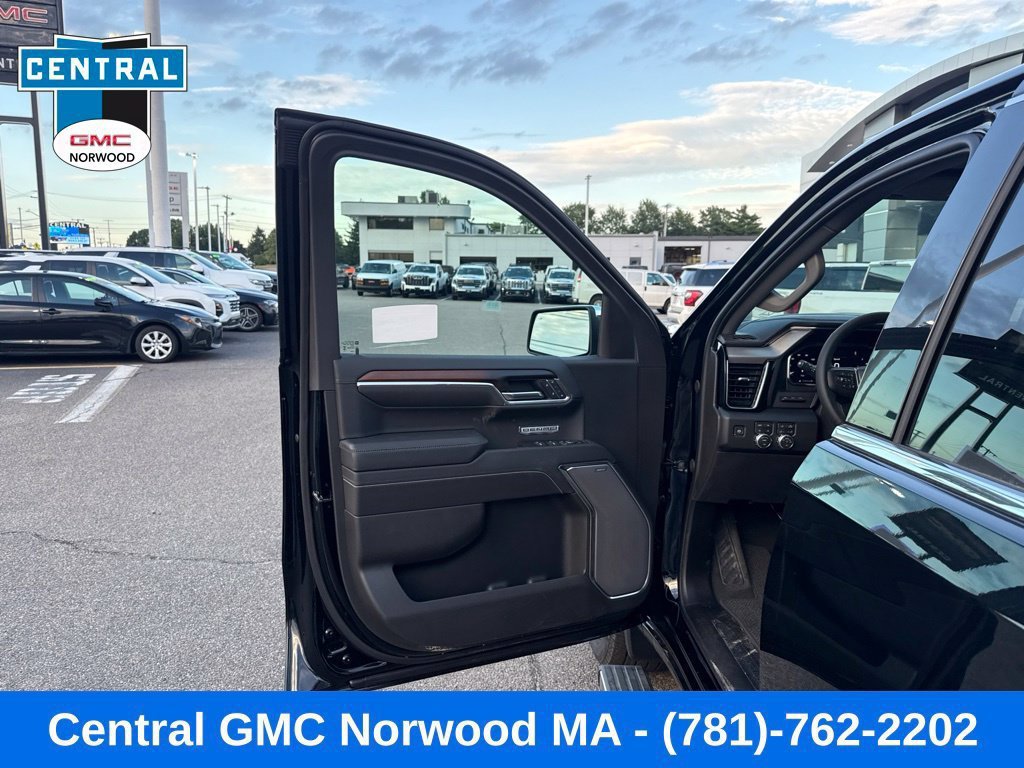 New 2026 GMC Sierra 1500 Denali w/ Denali Reserve Package AWD/4WD image 12