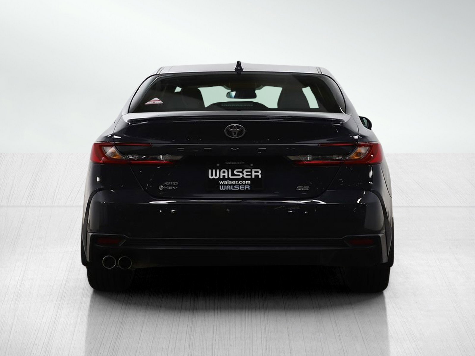 Used 2025 Toyota Camry SE image 4