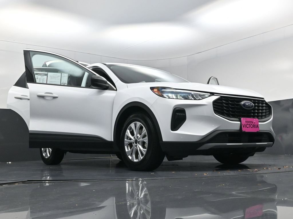 Used 2023 Ford Escape Active image 25