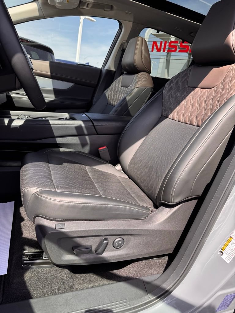 Used 2025 Nissan Murano Platinum AWD/4WD image 11