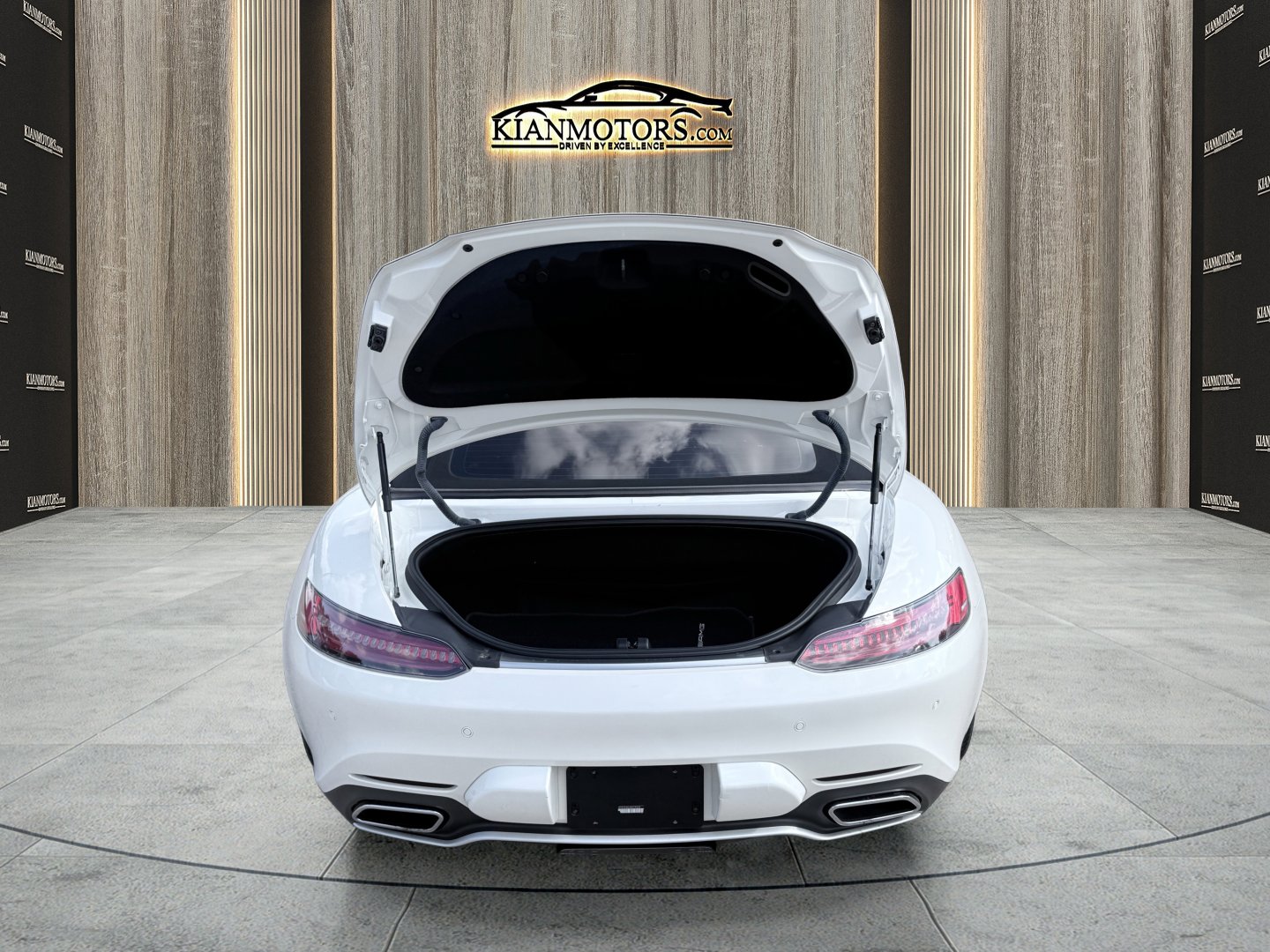 Used 2018 Mercedes-Benz AMG GT Roadster image 19