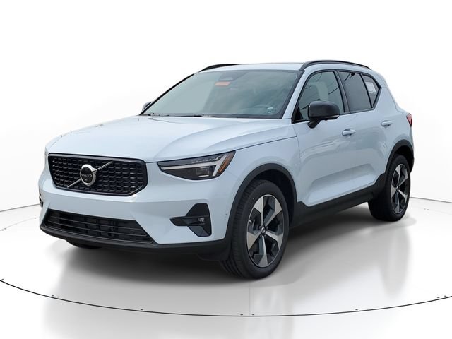New 2026 Volvo XC40 B5 Plus w/ Protection Package Premier AWD/4WD image 2