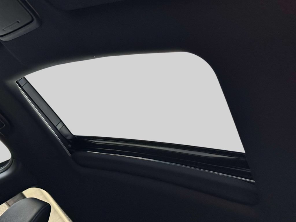 Certified 2025 Honda Passport EX-L image 18
