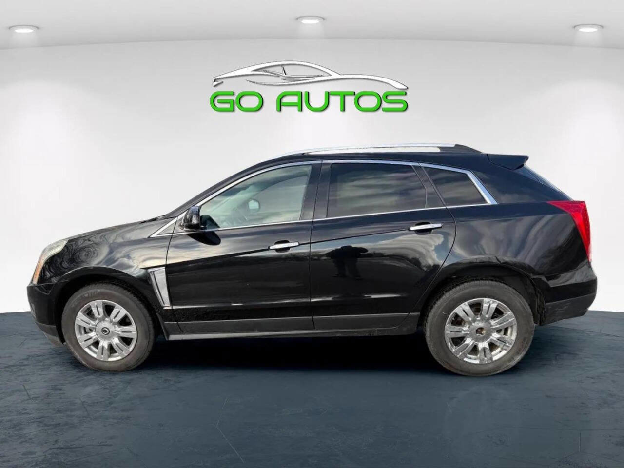 Used 2015 Cadillac SRX Luxury image 2