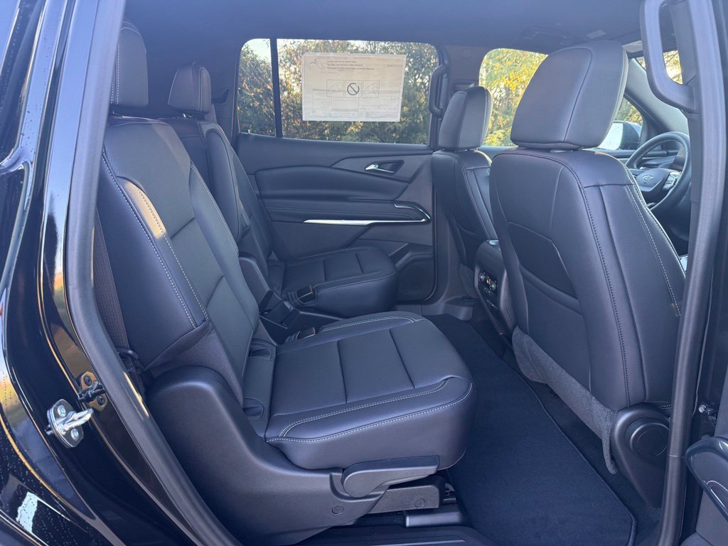 New 2027 Chevrolet Traverse LT w/ Midnight/Sport Edition FWD image 14