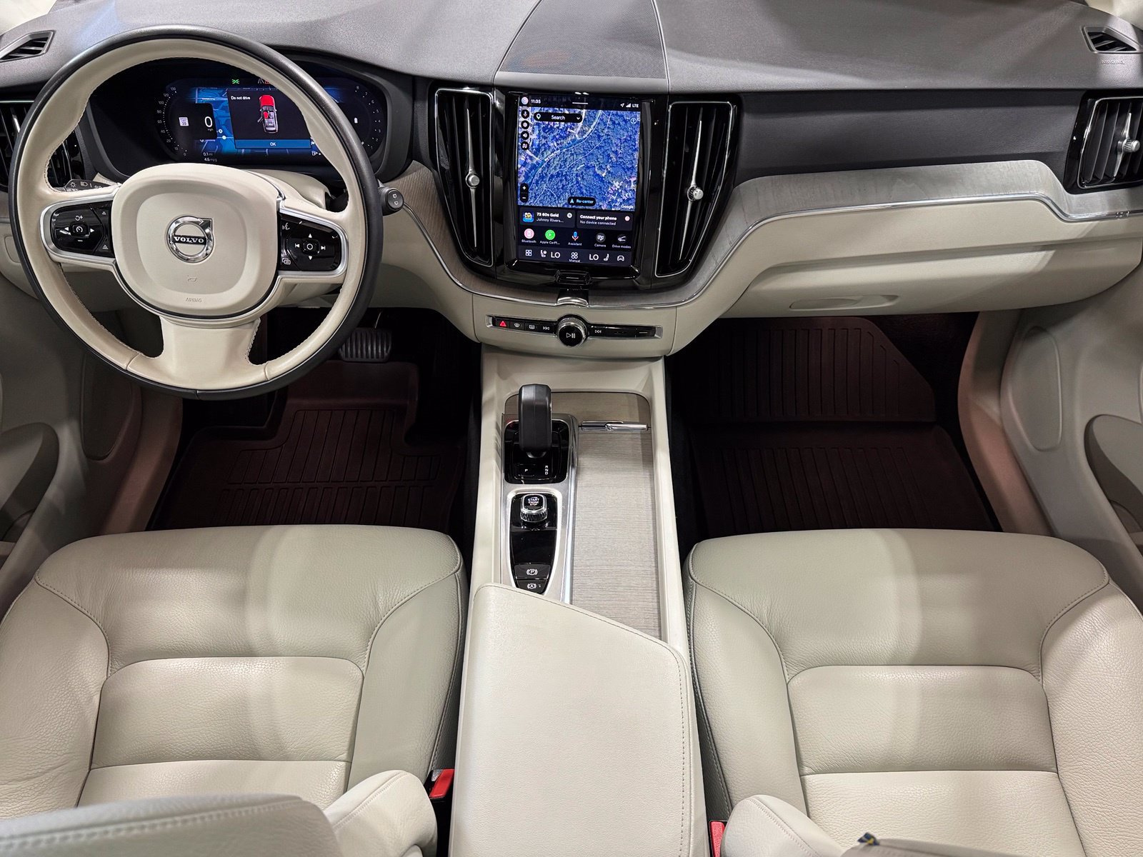 Used 2023 Volvo XC60 B5 Plus w/ Climate Package AWD/4WD image 2