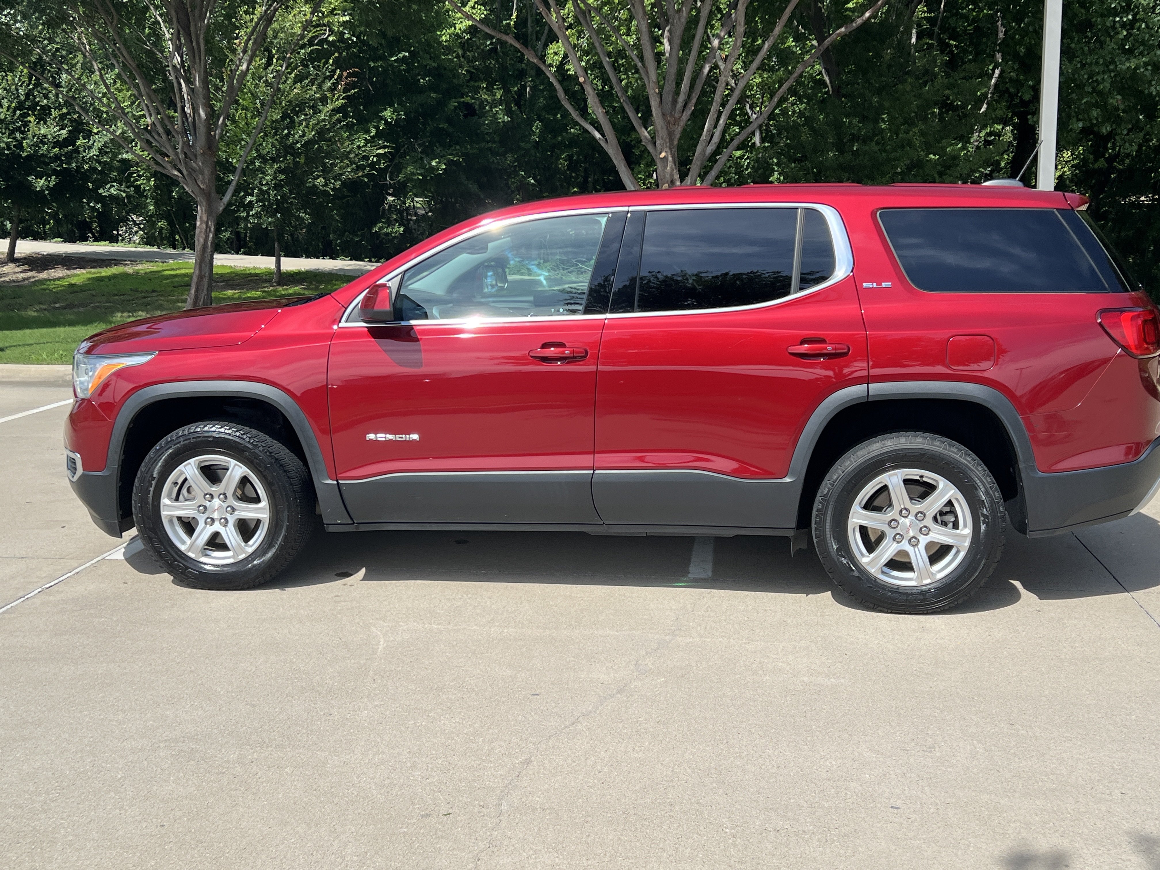 Used 2019 GMC Acadia SLE FWD image 7