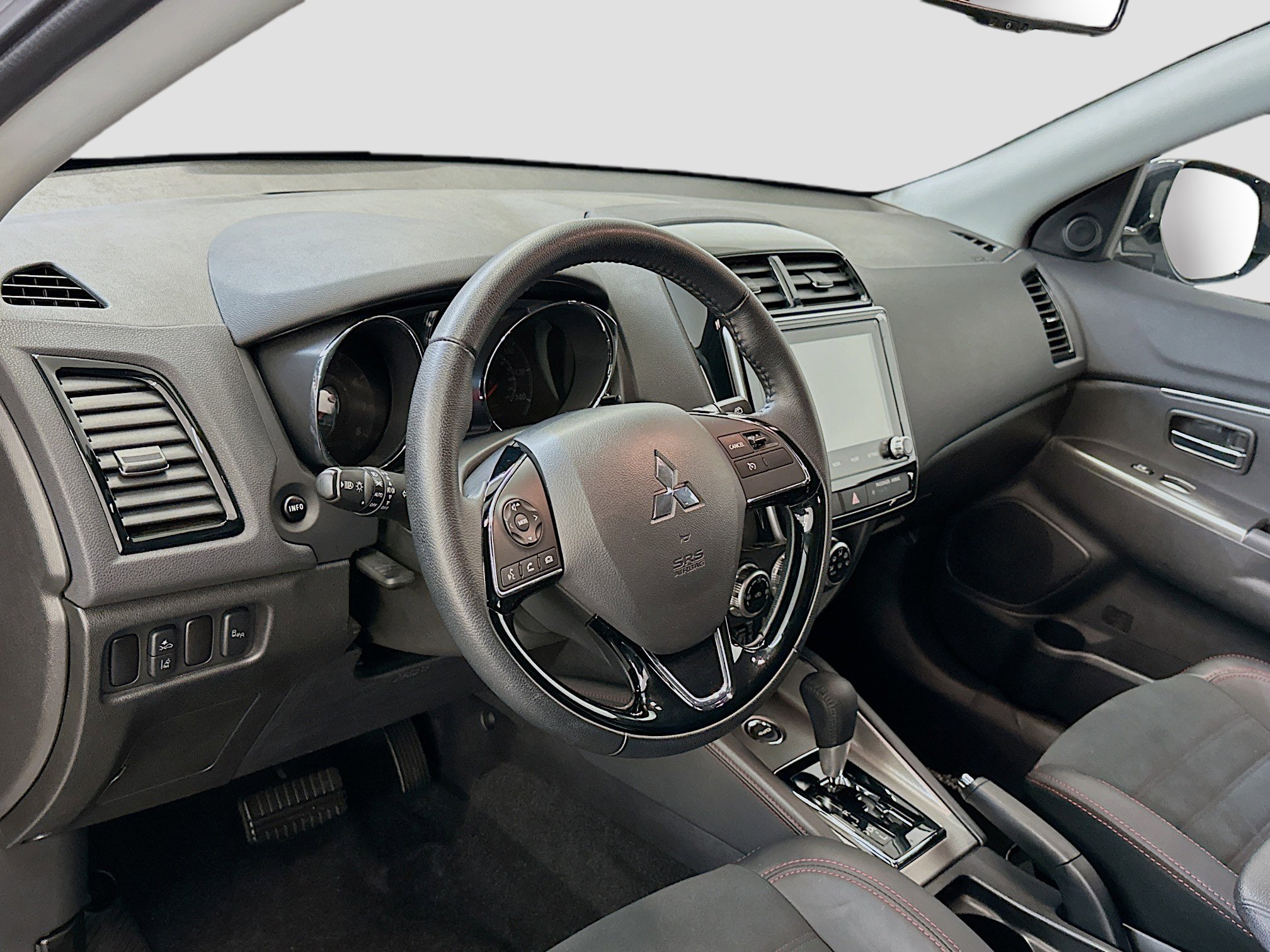 Used 2025 Mitsubishi Outlander Sport SE AWD/4WD image 18