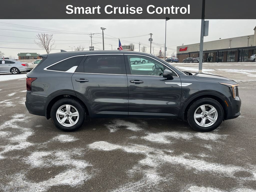 Used 2024 Kia Sorento LX image 8