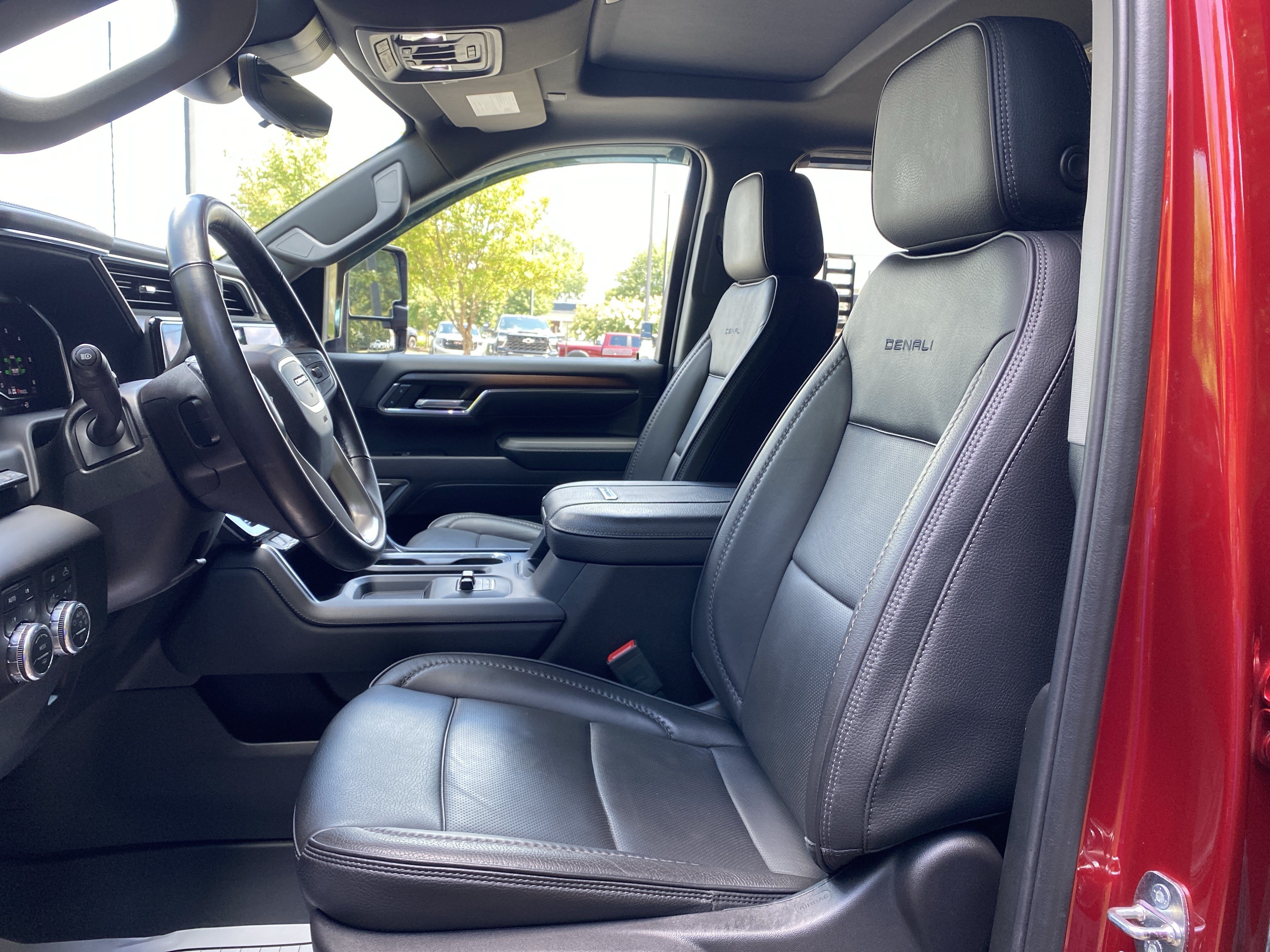 Used 2024 GMC Sierra 2500 Denali w/ Denali Reserve Package AWD/4WD image 18