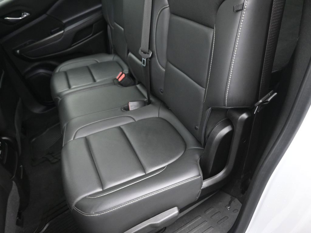 Used 2023 GMC Acadia SLT image 23