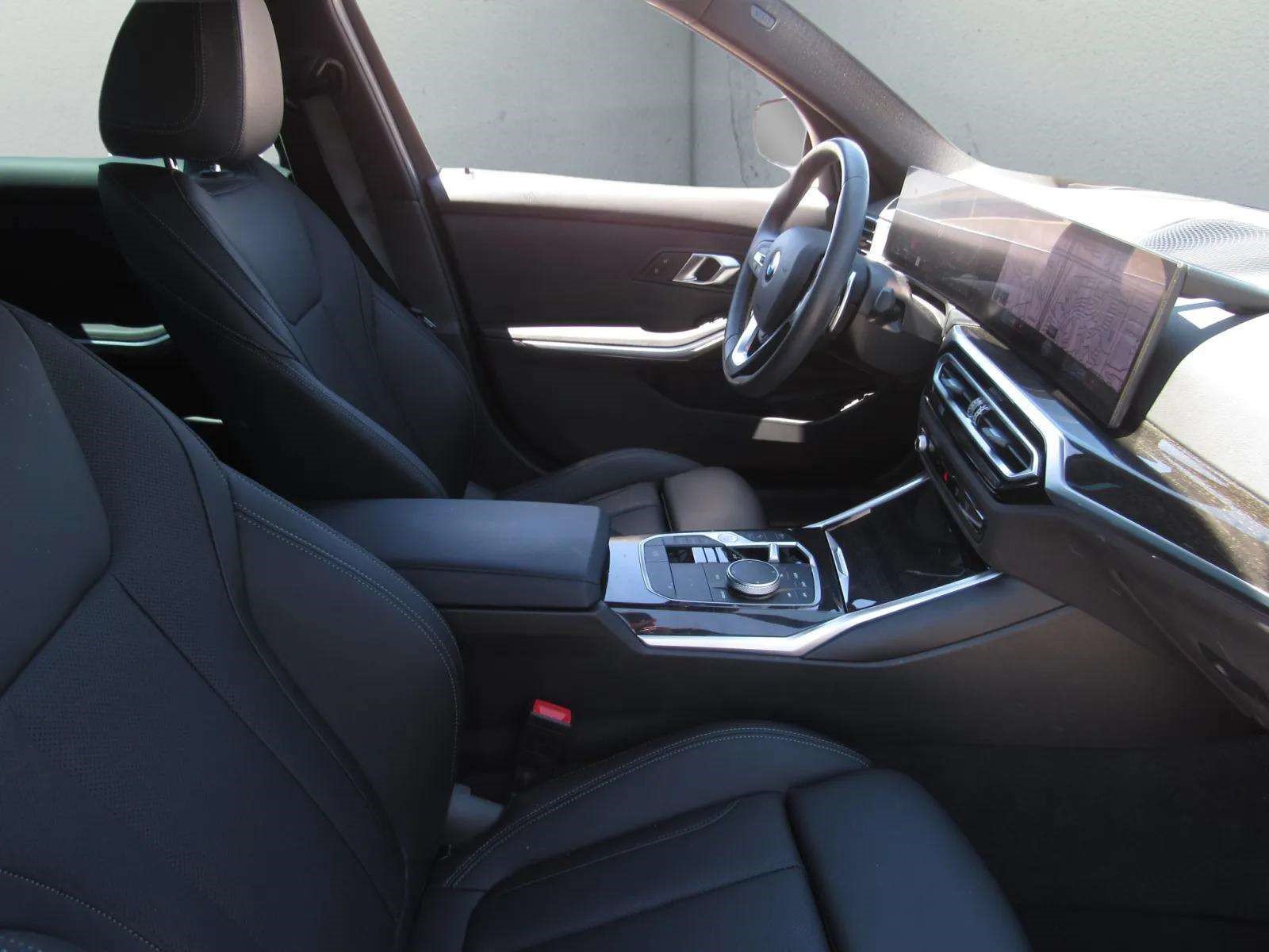 Used 2024 BMW 330i Sedan w/ Premium Package RWD image 9
