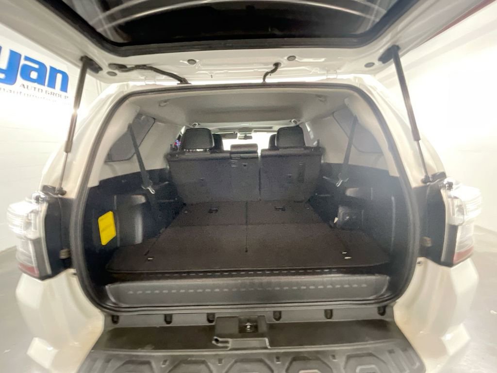Used 2018 Toyota 4Runner SR5 Premium image 25
