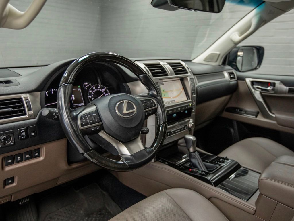 Used 2021 Lexus GX 460 Premium w/ Premium Package image 18