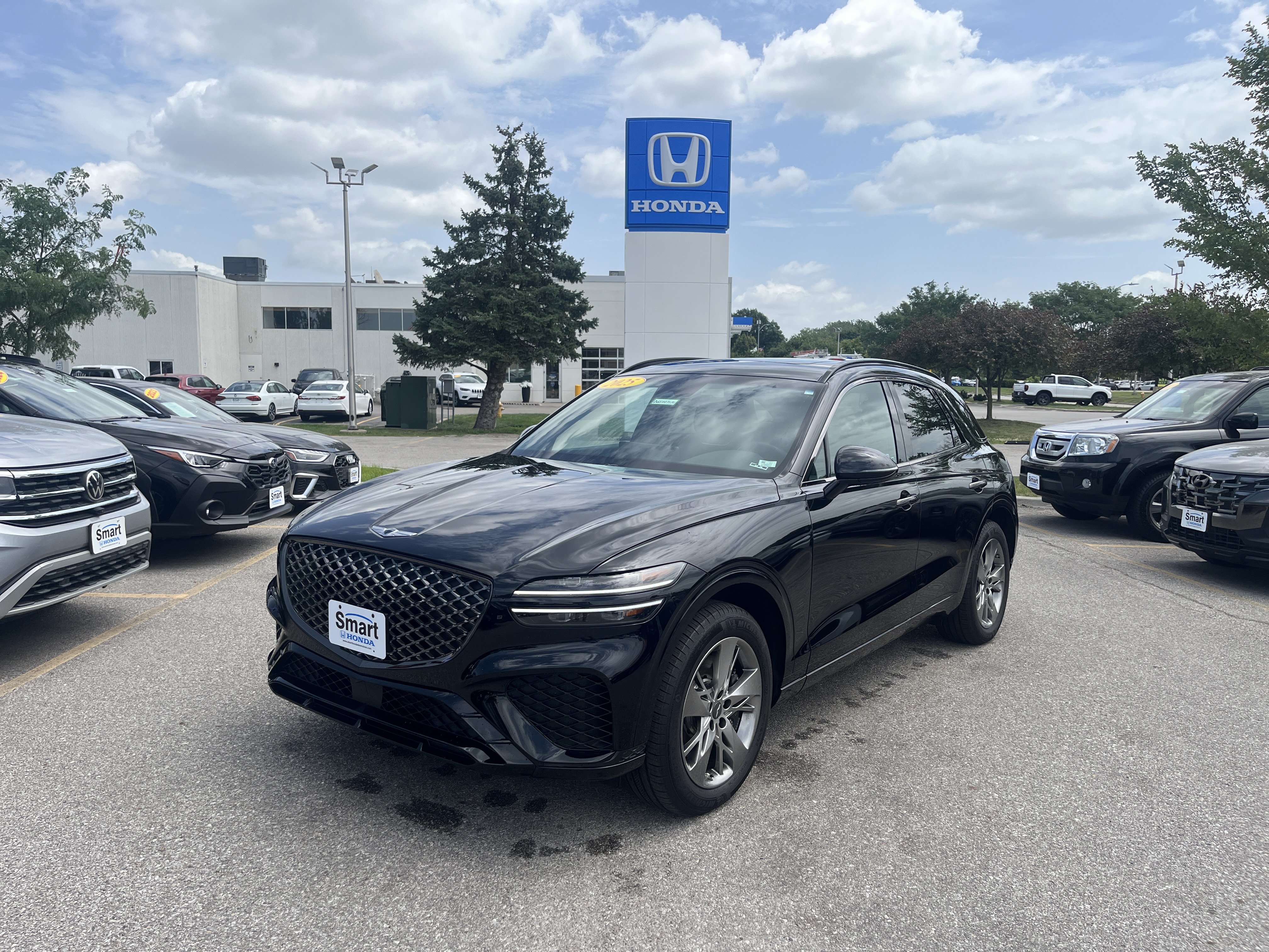 Used 2025 Genesis GV70 3.5T Sport AWD/4WD image 1