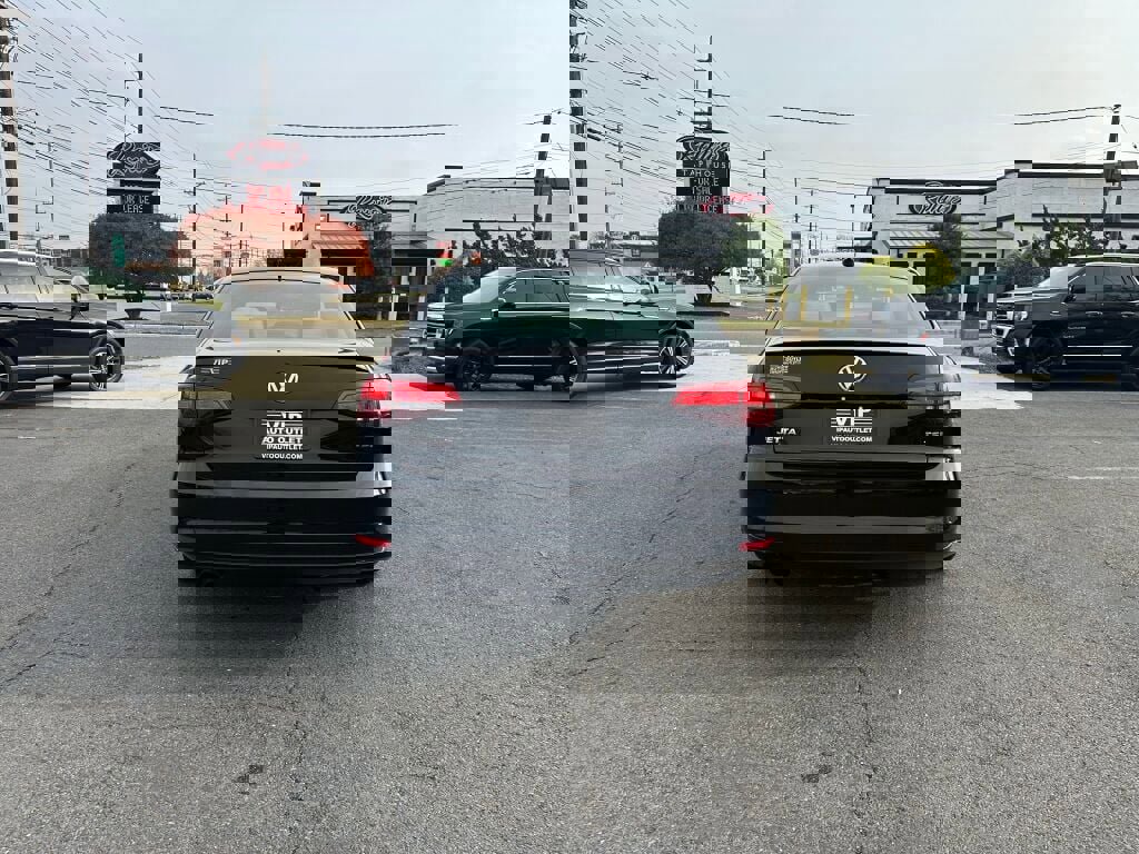 Used 2017 Volkswagen Jetta Sport w/ Jetta Sport Lighting Package image 6