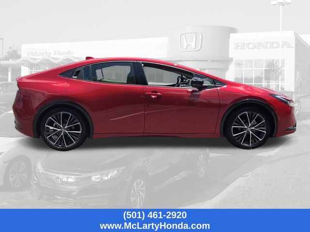 Used 2025 Toyota Prius XLE FWD image 6