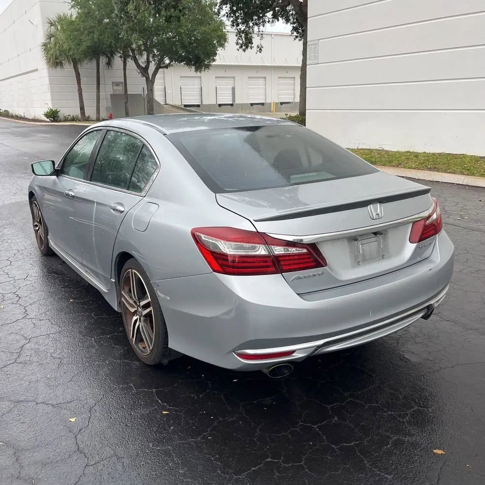 Used 2017 Honda Accord Sport image 5