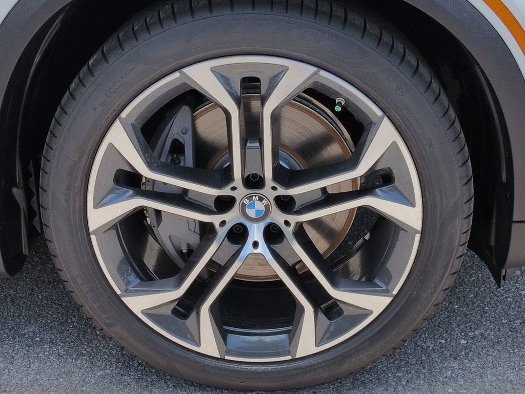 New 2026 BMW X5 xDrive50e w/ Climate Comfort Package AWD/4WD image 11