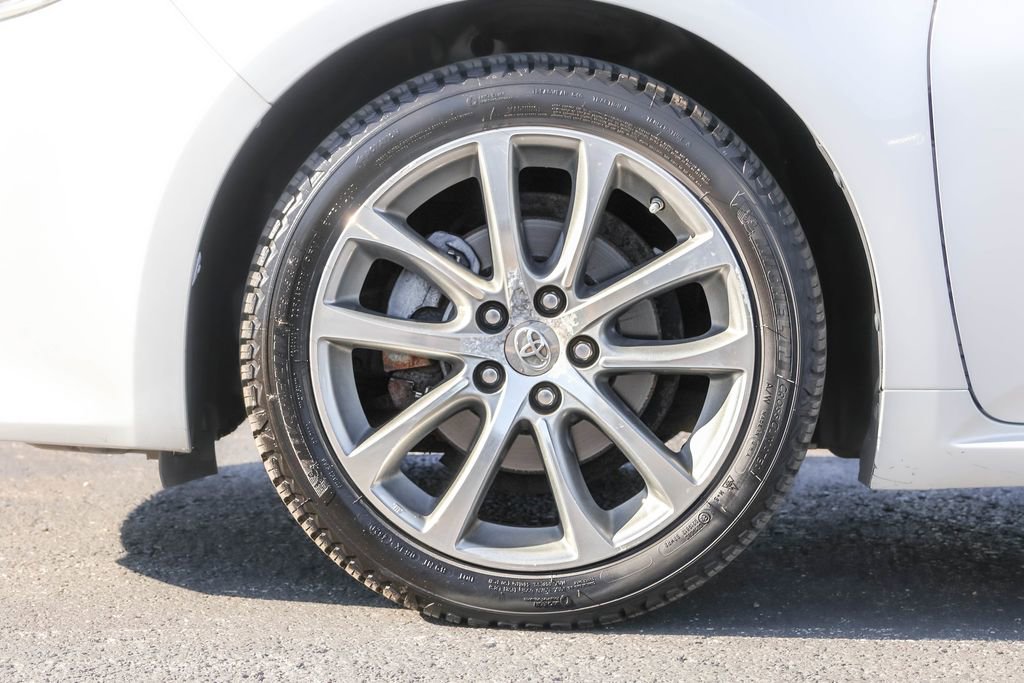 Used 2014 Toyota Avalon Limited image 14