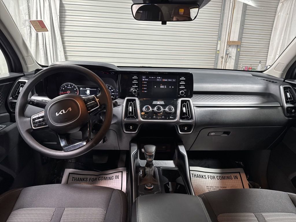 Used 2023 Kia Sorento LX FWD image 25