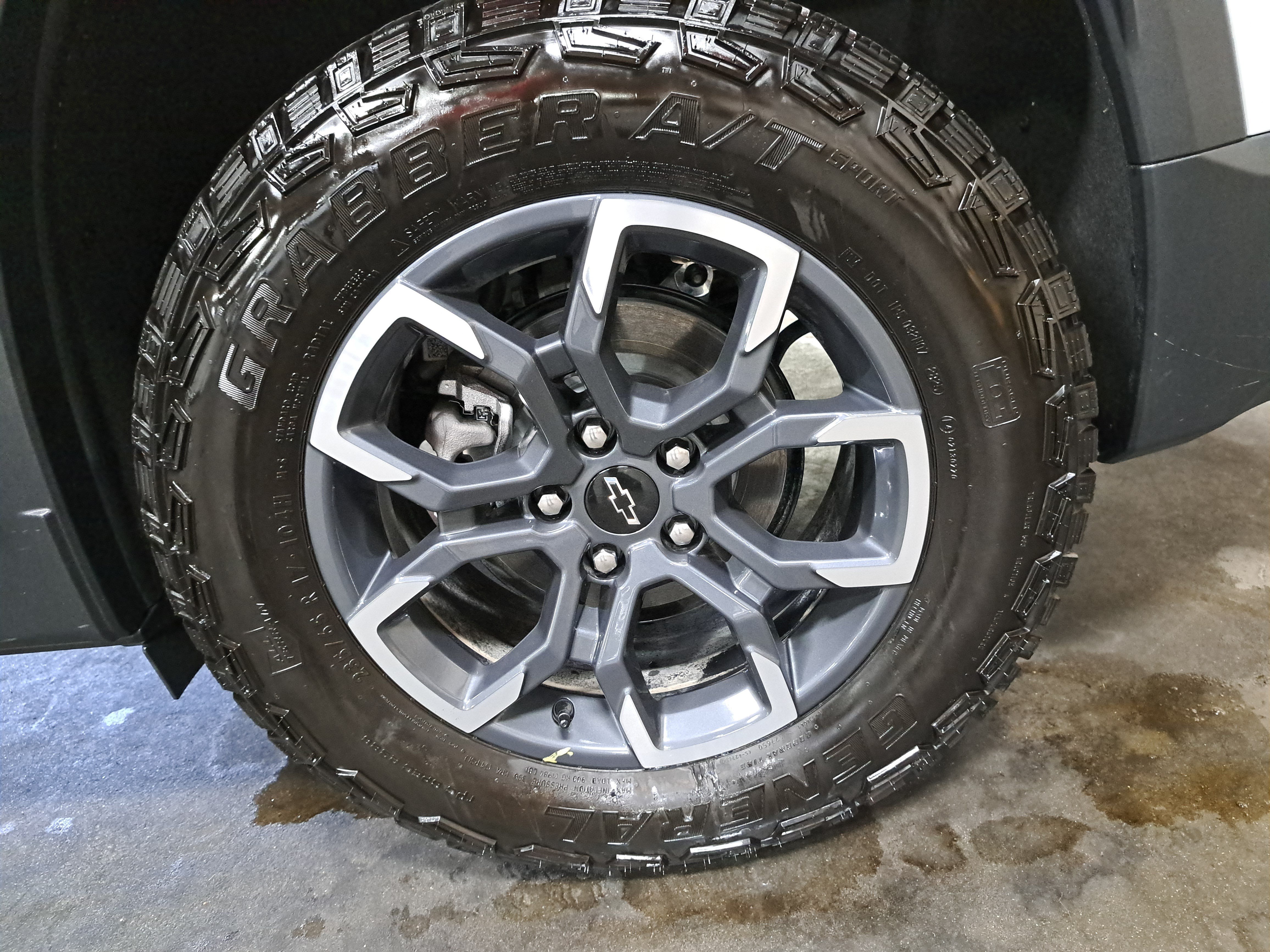 Used 2026 Chevrolet Equinox ACTIV w/ Convenience Package III FWD image 35