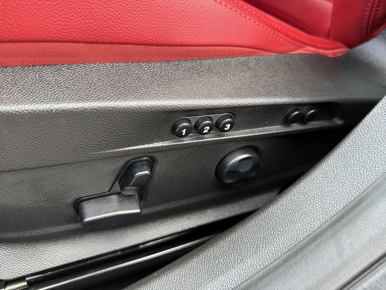Used 2024 Alfa Romeo Giulia Veloce RWD image 19